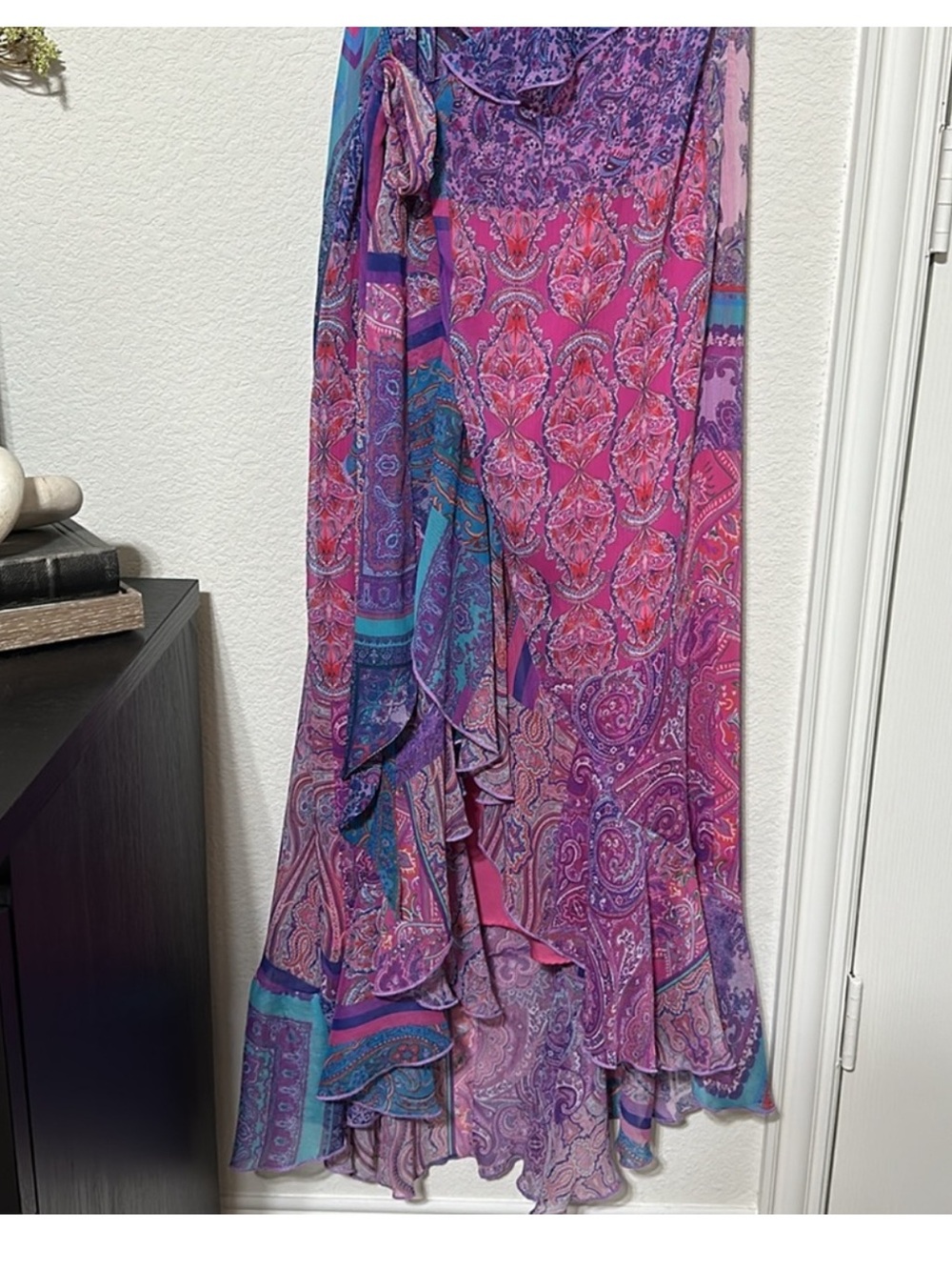 NWT Gianni Bini
x DANNIJO Isabella Printed V-Neck Ruffle Crinkle Chiffon Dress - Picture 6 of 9